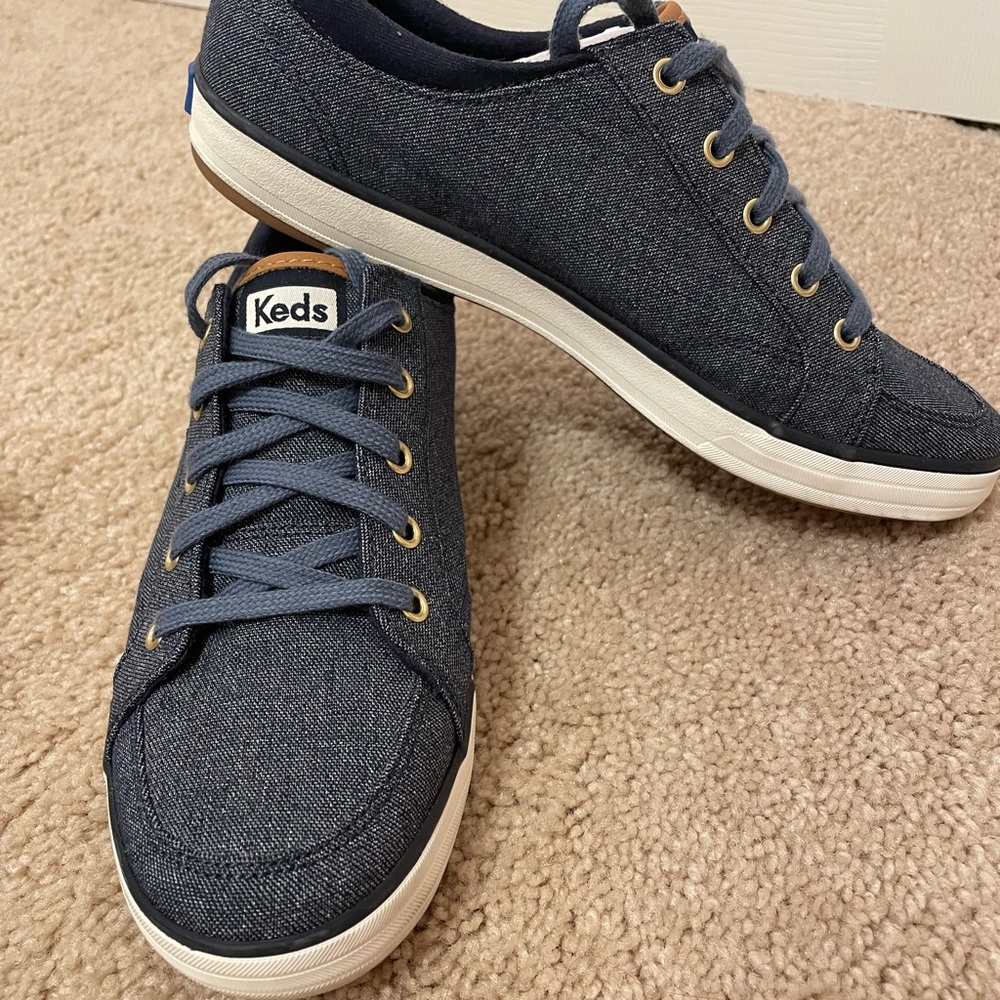 Keds Center II Sneaker in speckle navy; size 8.5